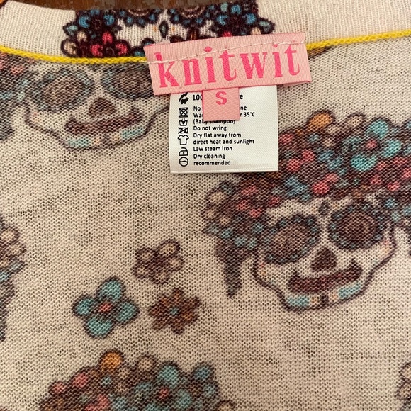 NWOT! CASHMERE! V neck sz S soft Candy Skull Sweater - Picture 6 of 9